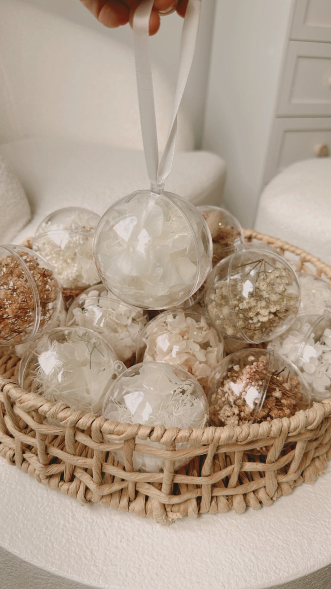 Pack of 6 Baubles (Wrapped in a gift box)